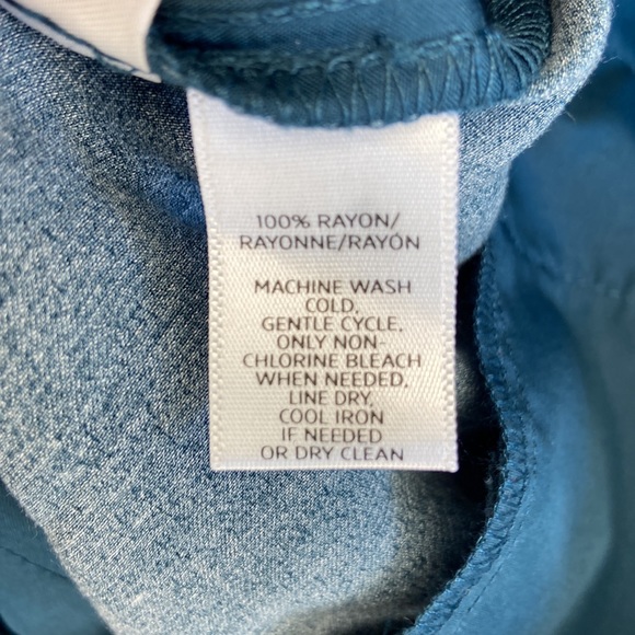 ⭐️ Ann Taylor Loft Wide Leg Cropped Silky Teal Color Block Pants size 00 Petite - Picture 7 of 7